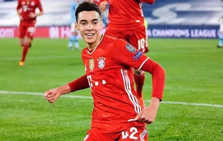 关于土耳其力克波兰，拜仁球员表现抢眼的信息